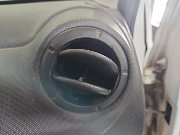 Grila aerisire dreapta Dacia Logan MCV (KS) [Fabr 2007-2012] OEM