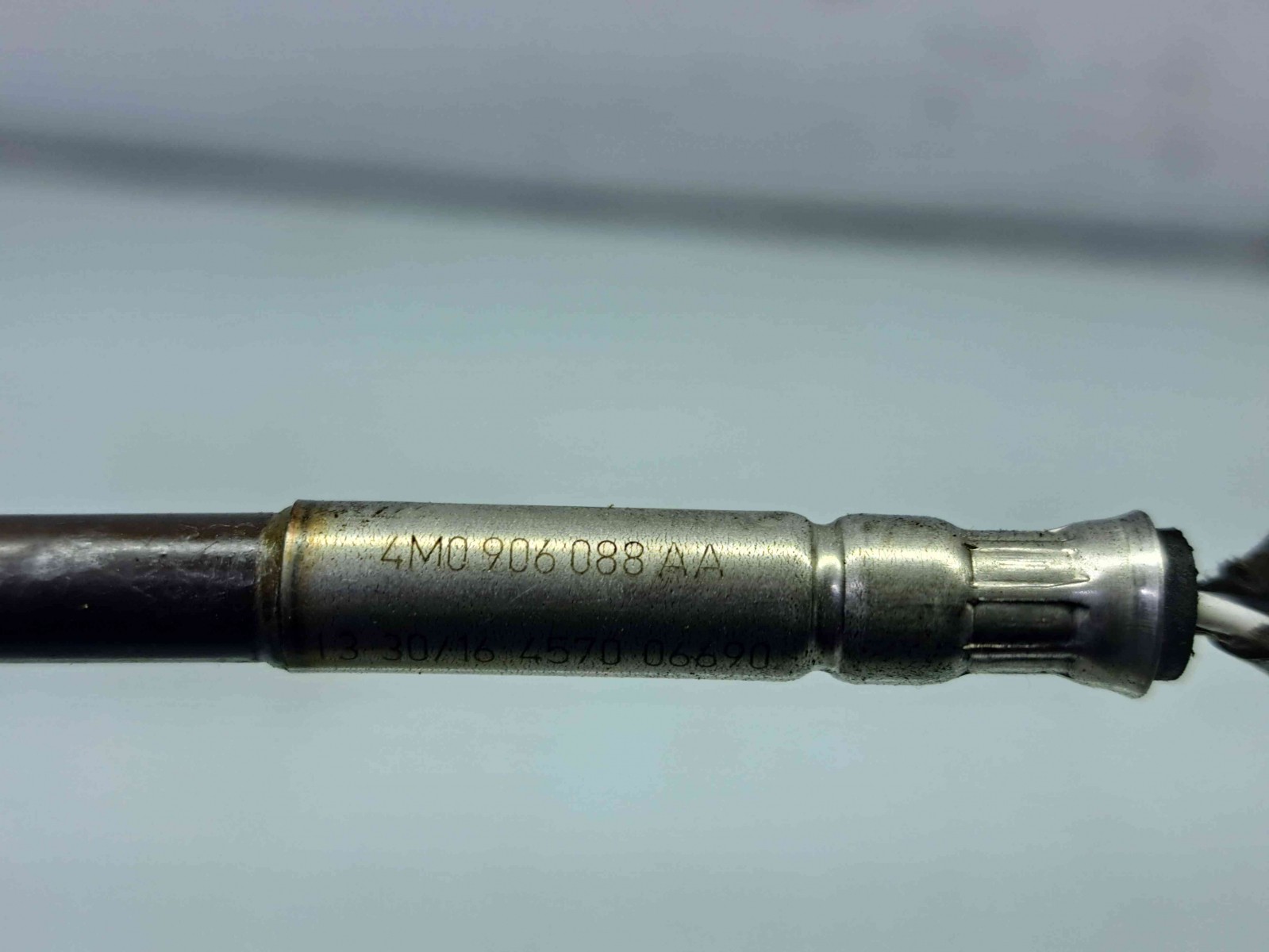 Senzor temperatura Audi Q7 (4MB) [ Fabr 2015-prezent] 4M0906088AA - imagine 2