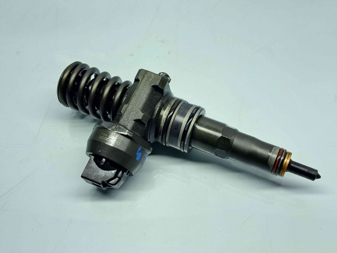 Injector Audi  0414720313 / 038130073BN BLS   