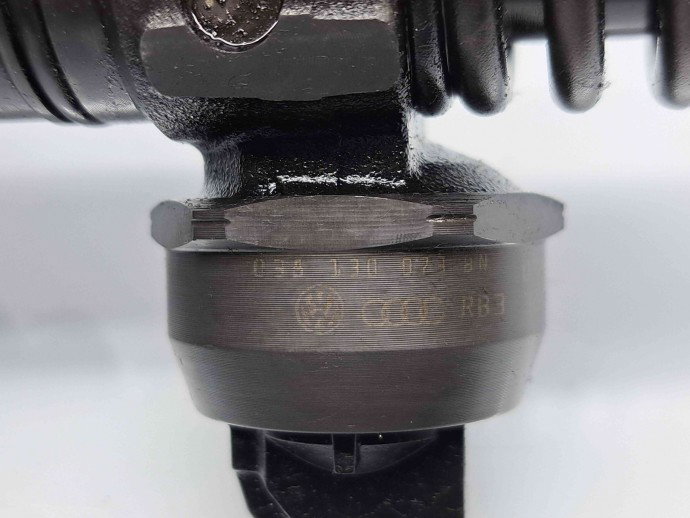 Injector Audi  0414720313 / 038130073BN BLS   