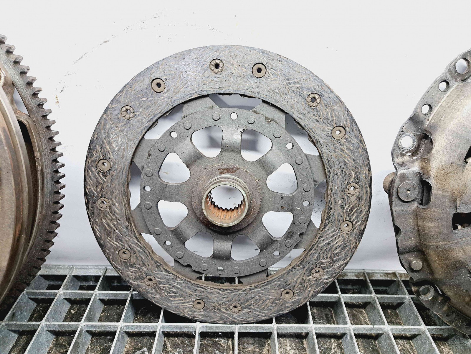 Kit ambreiaj volanta masa dubla Bmw 1 (E81, E87) [Fabr 2004-2010] OEM 1.6 Benz N45 85KW 1.6 Benz N45 85KW - imagine 3