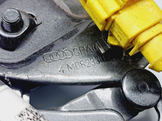 Set balamale capota Audi Q7 (4MB) [ Fabr 2015-prezent] 4M0823302 / 4M0823301