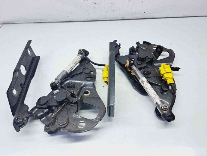 Set balamale capota Audi Q7 (4MB) [ Fabr 2015-prezent] 4M0823302 / 4M0823301