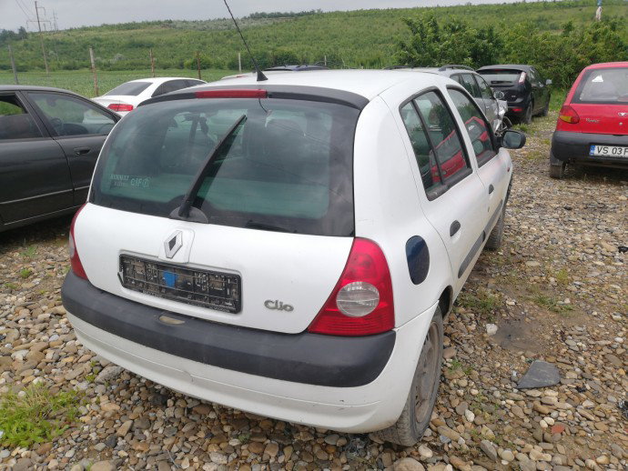 Dezmembrez Renault Clio 2 1.2 D7F(726) OV369 1998-2004