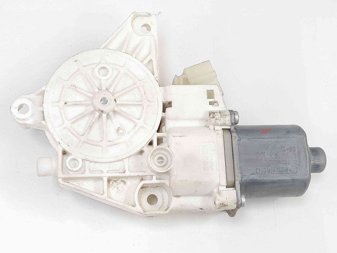 Motoras geam stanga fata A2048200142 Mercedes Clasa C (W204) [Fabr 2007-2014] D651913 D615913