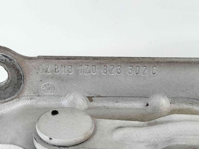 Balama capota dreapta 1Z0823302C Skoda Octavia 2 Combi (1Z5) [Fabr 2004-2013] 2.0 TDI BMM 064408