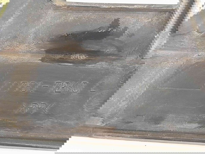 Grila proiector stanga SUZUKI Swift 3 (MZ, EZ) [Fabr 2005-prezent] 71761