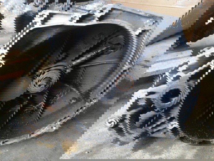 Cutie viteze manuala 5 trepte Ford Focus 2 1.6 TDCI 3M5R-7002-YG 2004-2012