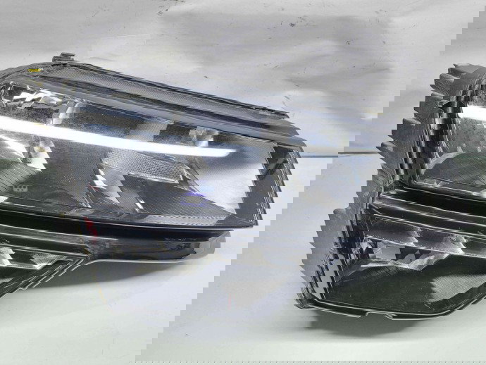  Far dreapta Skoda Karoq (NU7) [Fabr 2017-prezent] 57B941016A