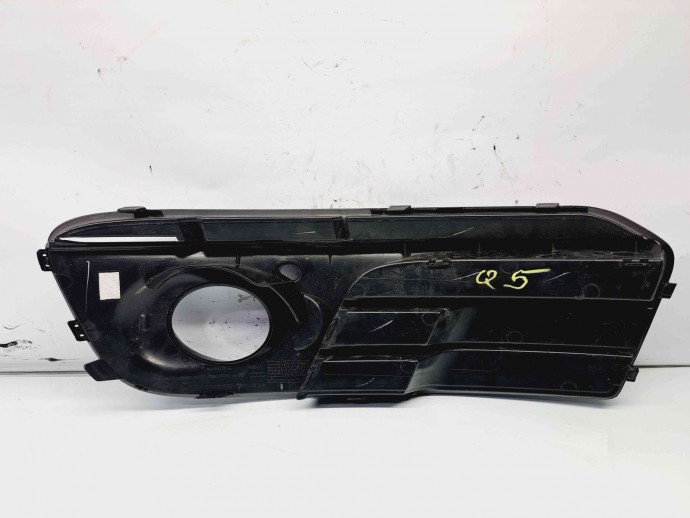 Grila proiector dreapta Audi Q5 (8RB) [Fabr 2008-2016] 8R0807682J