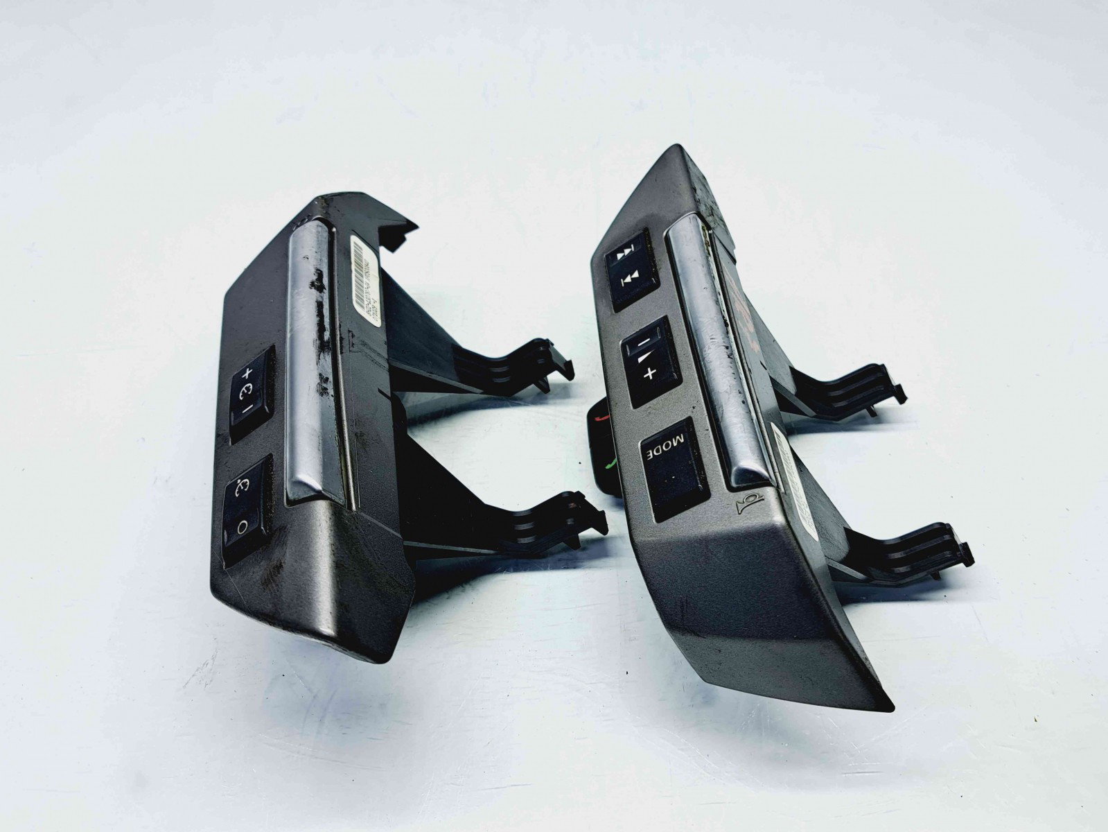 Comenzi volan LAND ROVER Range Rover Sport (LS) [Fabr 2002-2013] 8H22-13D767-CA - imagine 1