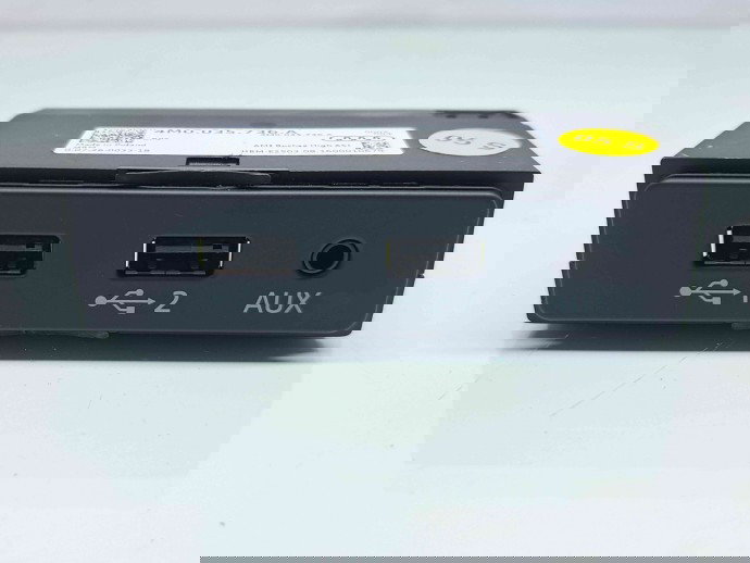  Conector auxiliar USB Audi Q7 (4MB) [ Fabr 2015-prezent] 4M0035736A