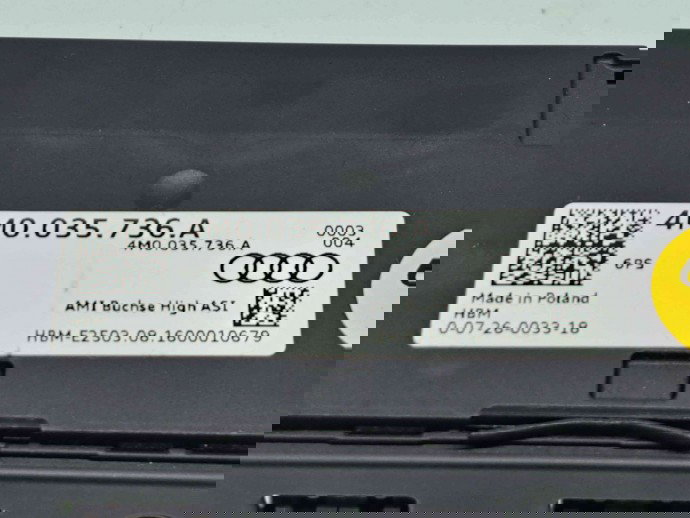  Conector auxiliar USB Audi Q7 (4MB) [ Fabr 2015-prezent] 4M0035736A