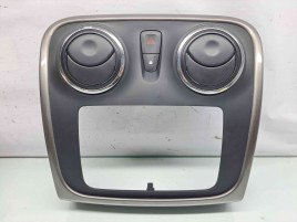  Grila aerisire centrala Dacia Sandero 2 Stepway [Fabr 2012-prezent] 682608729R