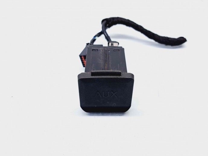  Conector auxiliar USB Opel Meriva B [Fabr 2010-prezent] 13339483