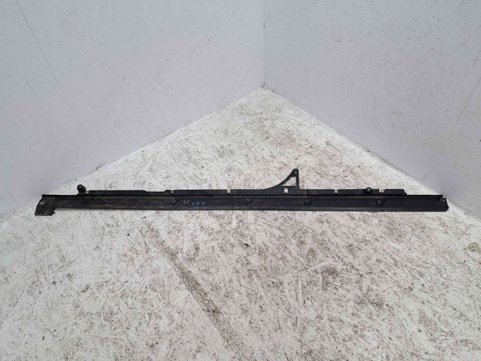 Prag lateral stanga Audi Q7 (4MB) [ Fabr 2015-prezent] 4M0825211H - imagine 2