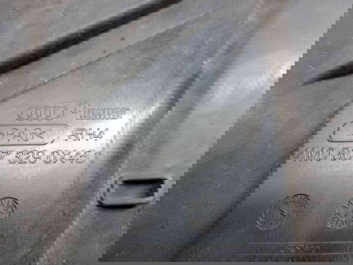 Suport central bara spate Audi Q7 (4MB) [ Fabr 2015-prezent] 4M0807329