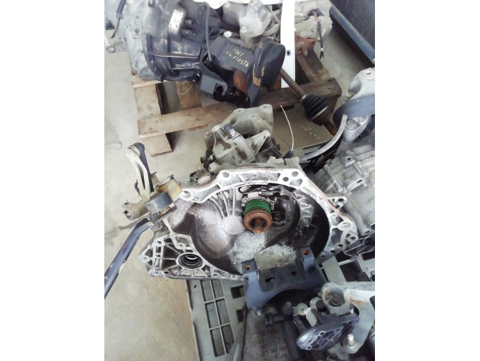 Cutie viteza manuala 5 viteze Opel Astra G 1.6 benzina 90400209/233