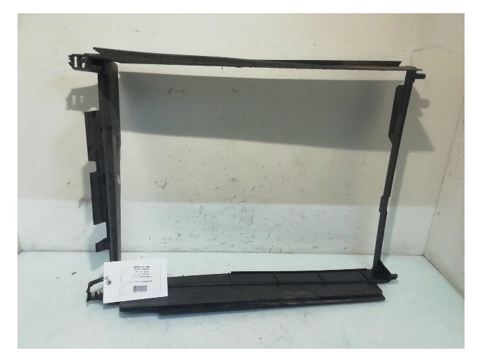 Deflector aer radiator Dacia Logan 0.9 benz H4B 215596207R 2012-2021