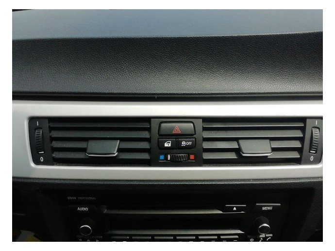 Grila aerisire centrala BMW Seria 3 E90 facelift 2.0 N47 OEM 2005-2013