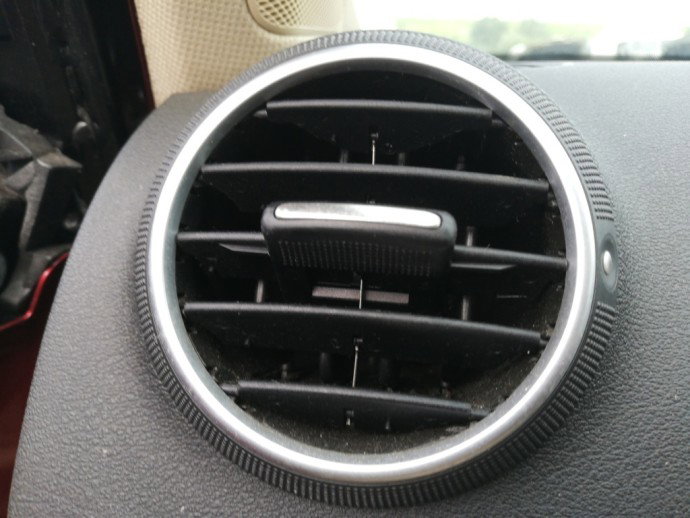 Grila aerisire dreapta Audi A3 2.0 TDI BKD OEM 2004-2013