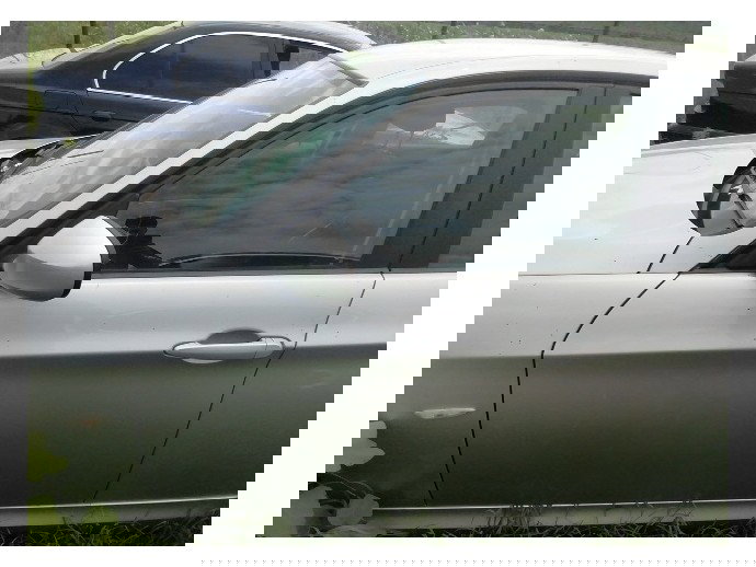 Usa stanga fata BMW Seria 3 E90 facelift 2.0 N47 OEM 2005-2013