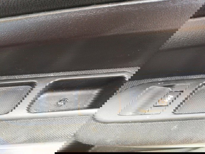 Buton geam electric dreapta fata PEUGEOT 307 1.6HDI 9HZ OEM 2002-2008