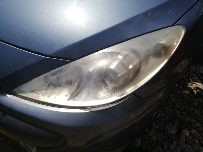 Far stanga PEUGEOT 307 1.6HDI 9HZ OEM 2002-2008