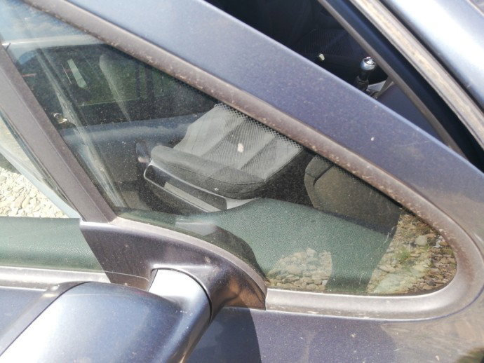 Geam fix usa dreapta fata PEUGEOT 307 1.6HDI 9HZ OEM 2002-2008