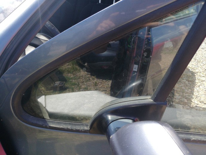 Geam fix usa stanga fata PEUGEOT 307 1.6HDI 9HZ OEM 2002-2008