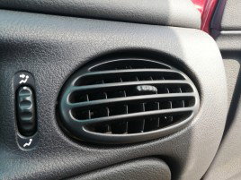 Grila aerisire dreapta Renault Megane 1 1.6 benz K4M OEM 1995-2003