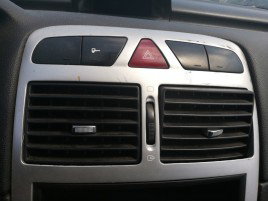 Grila centrala cu buton avarii PEUGEOT 307 1.6HDI 9HZ OEM 2002-2008