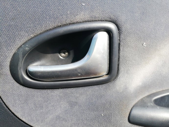 Maner interior dreapta fata Renault Megane 1 1.6 benz K4M OEM 1995-2003