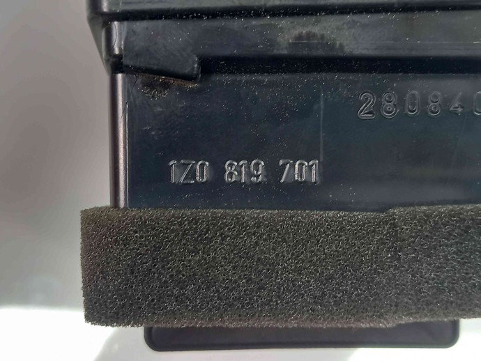Grila aerisire stanga Skoda Octavia 2 Combi (1Z5) [Fabr 2004-2013]  1Z0819701