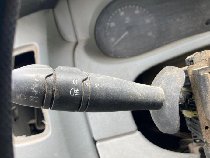 Maneta semnalizare Opel Vivaro 1.9 DCI OEM 2001-2013