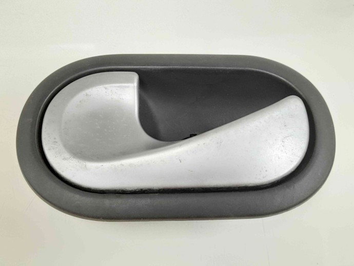 Maner interior stanga fata Renault Modus [Fabr 2004-2012] 8247310579
