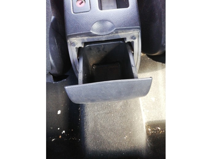 Scrumiera spate PEUGEOT 307 1.6HDI 9HZ OEM 2002-2008