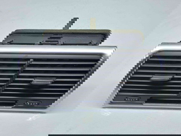  Grila aerisire centrala Audi Q7 (4LB) [ Fabr 2006-2014] 4L0820051