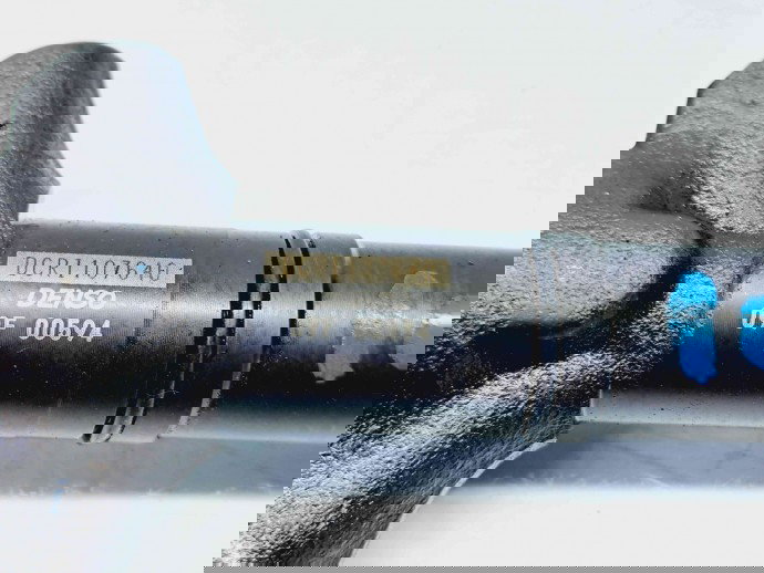 Injector Toyota Rav 4 III (ACA3, ACE, ALA3, GSA3, ZSA3) [Fabr 2005-2013] DCRI107640 2.2 2AD 100KW / 136CP  