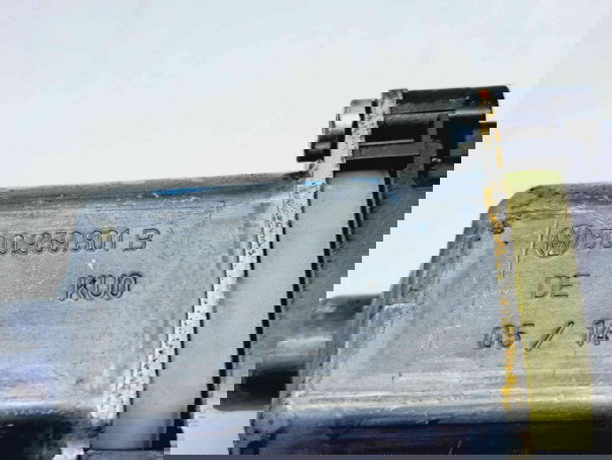 Motoras geam stanga fata Skoda Octavia 3 (5E3) [Fabr 2012-prezent] 5Q0959801B | 0130822717