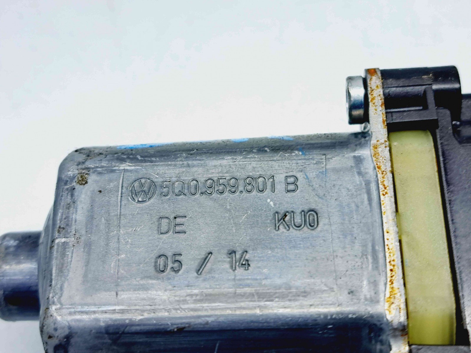 Motoras geam stanga fata Skoda Octavia 3 (5E3) [Fabr 2012-prezent] 5Q0959801B n 0130822717 - imagine 2