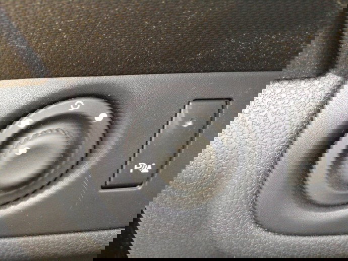 Buton reglaj oglinzi Dacia Logan 2 0.9 benz H4B OEM 2012-2020