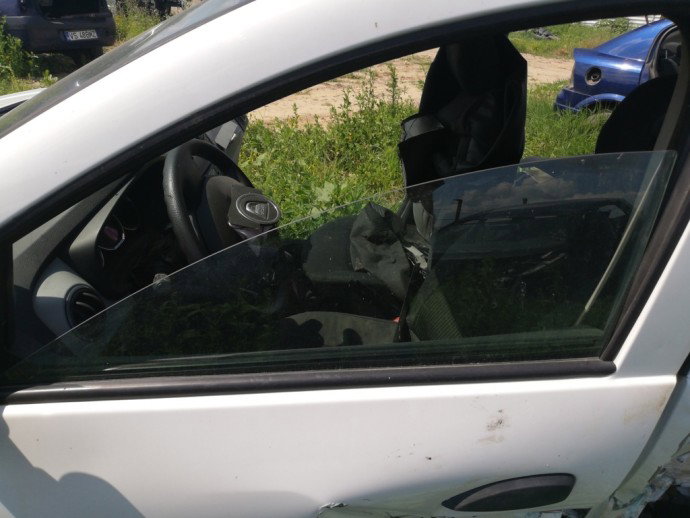Geam usa stanga fata Dacia Logan 1.5 DCI K9K OEM 2012-2021
