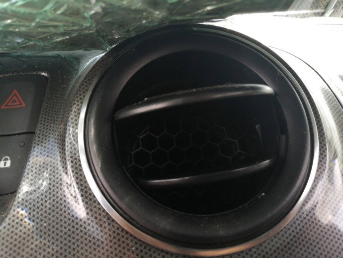 Grila aerisire centrala Dacia Logan 2 0.9 benz H4B OEM 2012-202