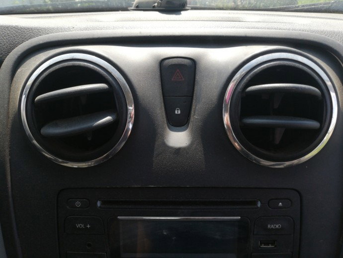 Grila aerisire centrala Dacia Logan 1.5 DCI K9K OEM 2012-2021
