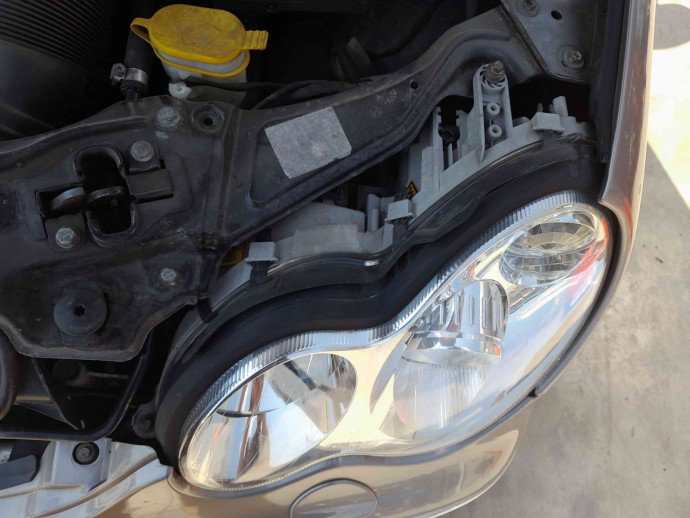 Far stanga  Mercedes Clasa C (W203) [Fabr 2000-2007] OEM 3.2 V6 BENZ 112946