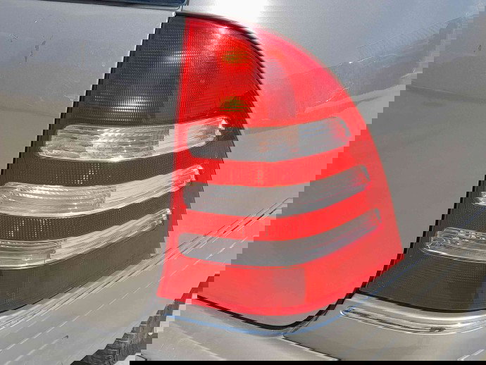 Stop aripa dreapta Mercedes Clasa C (W203) [Fabr 2000-2007] OEM 3.2 V6 BENZ 112946