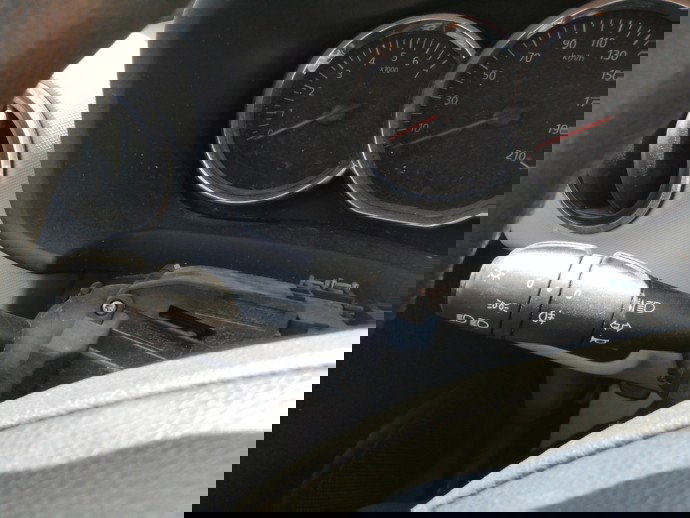 Maneta semnalizare Dacia Logan 1.5 DCI K9K OEM 2012-2021