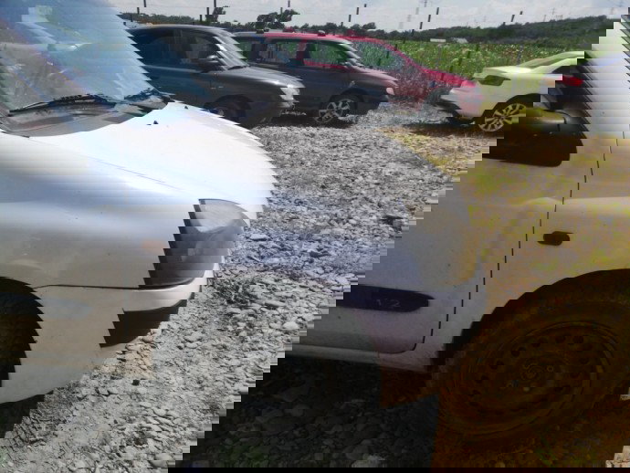 Aripa dreapta fata Renault Clio 2 1.2 D4F OV369 1998-2004