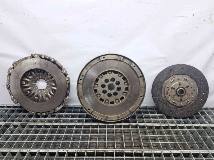 Kit ambreiaj volanta masa dubla Opel Zafira B (A05) [Fabr 2006-2011] 55562297 1.7 CDTI A17DTJ   